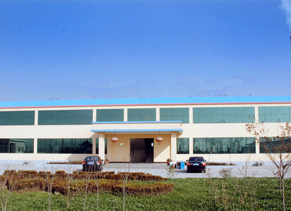 公司主導(dǎo)產(chǎn)品糠醛年產(chǎn)量10000噸，質(zhì)量符合GB1926-2009優(yōu)級(jí)標(biāo)準(zhǔn)